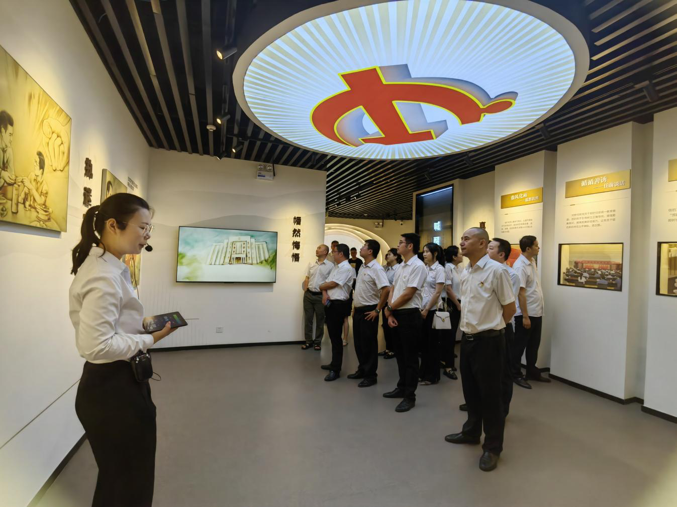 市秦巴農(nóng)擔(dān)公司開展“學(xué)習(xí)黨規(guī)黨紀、筑牢廉潔底線”黨紀學(xué)習(xí)主題黨日活動